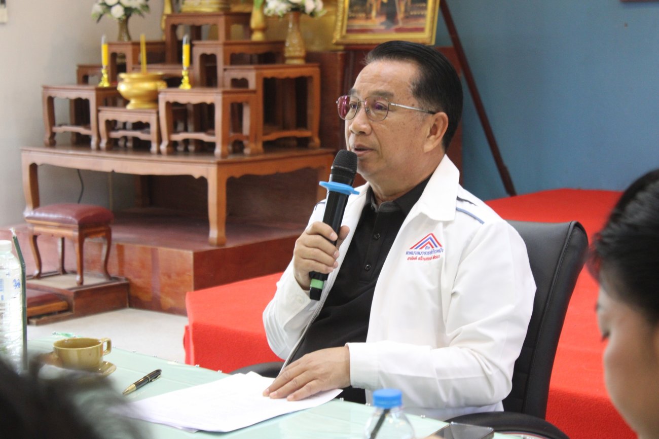 ประชุมโครงการส่งเสริมและสนับสนุนกีฬาเทศบาลตำบลนาจารย์ ประจำปี 2569 โดยมี  นายสมนึก คำรัศมี นายกเทศมนตรีตำบลนาจารย์ เป็นประธานการประชุม พร้อมด้วยคณะผู้บริหาร สมาชิกสภาเทศบาล หัวหน้าส่วนราชการ กำนัน ผู้ใหญ่บ้าน อสม. และตัวแทนเยาวชน ร่วมประชุมหารือกันอย่างพร้อมเพรียง ที่ประชุมมีมติจัดการแข่งขันกีฬา วันเสาร์ที่ 14 กุมภาพันธ์ 2569  สนามโรงเรียนชุมชนนาจารย์วิทยา  แบ่งการแข่งขันออกเป็น 4 โซนสี  สีเขียว  สีแดง  สีเหลือง  สีน้ำเงิน  ประเภทกีฬาแข่งขัน -ฟุตบอลชาย -วอลเลย์บอลชาย -วอลเลย์บอลหญิง -ตะกร้อ  พร้อมสนุกกับ กีฬาพื้นบ้าน อีกหลายรายการ เช่น วิ่งผลัดซุปเปอร์แมน  วอลเลย์บอลใหญ่ และอื่น ๆ