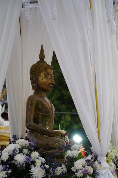 วันเสาร์ที่ 11 เมษายน 2569  ณ วัดอุดมประชาราษฎร์ หมู่ที่ 3 บ้านนาจารย์ ตำบลนาจารย์ อำเภอเมืองกาฬสินธุ์ จังหวัดกาฬสินธุ์ นายสมนึก คำรัศมี นายกเทศมนตรีตำบลนาจารย์ เข้าร่วมงานประเพณีสรงน้ำสักการะหลวงปู่อุดมทรัพย์ ประจำปี 2569  พร้อมด้วยคณะผู้บริหาร สมาชิกสภาเทศบาล หัวหน้าส่วนราชการ กำนัน ผู้ใหญ่บ้าน และพี่น้องประชาชน เข้าร่วมกิจกรรมอย่างพร้อมเพรียง โดยงานดังกล่าวได้รับเกียรติจาก นางเฉลิมขวัญ หล่อตระกูล นายกองค์การบริหารส่วนจังหวัดกาฬสินธุ์ เดินทางมาเป็นประธานในพิธีเปิดงาน  ภายในงานมีการประกอบพิธีตามประเพณีอันดีงาม และมีพิธีรำสักการะเพื่อความเป็นสิริมงคล เป็นการสืบสานวัฒนธรรมท้องถิ่นให้คงอยู่สืบไป