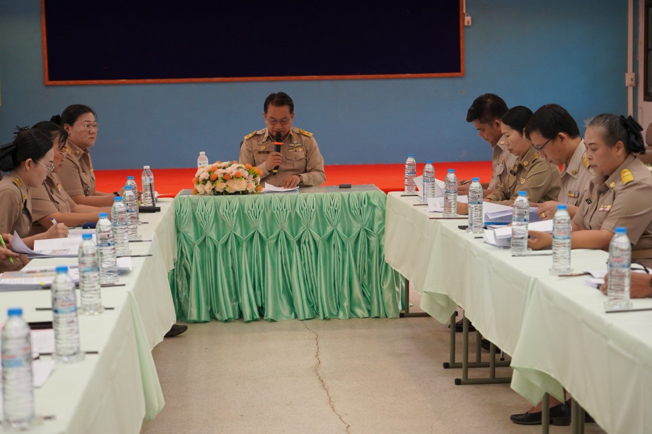 วันที่ 20 เมษายน 2569  เวลา 09.00 น.  ณ ห้องประชุม 1 สำนักงานเทศบาลตำบลนาจารย์ กองยุทธศาสตร์และงบประมาณ จัดประชุมชี้แจงการจัดทำรายละเอียดข้อมูลปฐมภูมิและข้อมูลทุติยภูมิ เพื่อใช้เป็นฐานข้อมูลในการจัดทำร่างแผนพัฒนาท้องถิ่น ฉบับที่ 3 (พ.ศ. 2571 - 2575) และแจ้งแนวทางการจัดทำแบบประเมินประสิทธิภาพขององค์กรปกครองส่วนท้องถิ่น (LPA) และ แบบประเมินองค์กรปกครองส่วนท้องถิ่นที่มีศักยภาพสูง (HPA) ประจำปี พ.ศ. 2569  การประชุมในวันนี้ ท่านนายกสมนึก คำรัศมี นายกเทศมนตรีตำบลนาจารย์ เป็นประธานในการประชุม