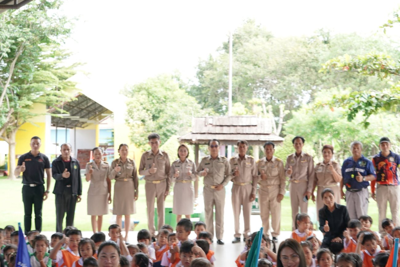 วันที่ 28 กันยายน 2569  ณ โรงเรียนอนุบาลเทศบาลตำบลนาจารย์ ฝ่ายป้องกันและบรรเทาสาธารณภัย สำนักปลัด เทศบาลตำบลนาจารย์ ซ้อมแผนอพยพหนีไฟ ให้กับคณะครู นักเรียน โรงเรียนอนุบาลเทศบาลตำบลนาจารย์   การซ้อมแผนในครั้งนี้ มีวัตถุประสงค์เพื่อเป็นการเตรียมความพร้อมให้คณะครู และนักเรียน สามารถรับมือกับเหตุฉุกเฉินได้อย่างเหมาะสม ลดความสูญเสียต่อชีวิตและทรัพย์สิน ตลอดจนสร้างความมั่นใจในการปฏิบัติหน้าที่เมื่อเกิดสาธารณภัยในพื้นที่