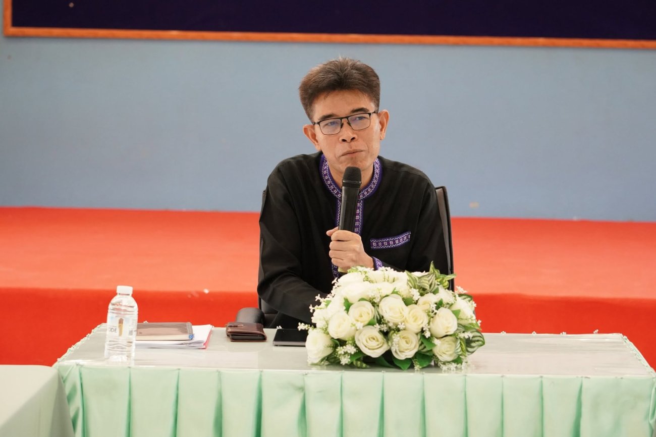 วันที่ 16 ตุลาคม 2569 เวลา 09.00 น.  เทศบาลตำบลนาจารย์ จัดประชุมคณะกรรมการสนับสนุนการจัดทำแผนพัฒนาท้องถิ่น ณ ห้องประชุม ชั้น 2 สำนักงานเทศบาลตำบลนาจารย์  เพื่อร่วมกันพิจารณาและจัดทำร่างแผนการดำเนินงาน ประจำปีงบประมาณ พ.ศ. 2570  การประชุมครั้งนี้มีวัตถุประสงค์เพื่อรวบรวมโครงการและกิจกรรมที่จะดำเนินการในปีงบประมาณ พ.ศ. 2570 ให้มีความชัดเจน เป็นระบบ และสอดคล้องกับงบประมาณที่ได้รับการจัดสรร  พร้อมทั้งกำหนดแนวทางและระยะเวลาในการดำเนินงาน  เพื่อให้หน่วยงานที่เกี่ยวข้องสามารถใช้เป็นกรอบในการปฏิบัติงาน และเป็นเครื่องมือในการติดตามและประเมินผลการดำเนินงานได้อย่างมีประสิทธิภาพ  ทั้งนี้ การจัดทำแผนการดำเนินงานถือเป็นกลไกสำคัญในการขับเคลื่อนการพัฒนาท้องถิ่นให้เป็นไปอย่างมีประสิทธิภาพ โปร่งใส และตรวจสอบได้  มุ่งเน้นการบริหารจัดการงบประมาณให้เกิดประโยชน์สูงสุด  และตอบสนองต่อความต้องการของประชาชนในพื้นที่อย่างแท้จริง